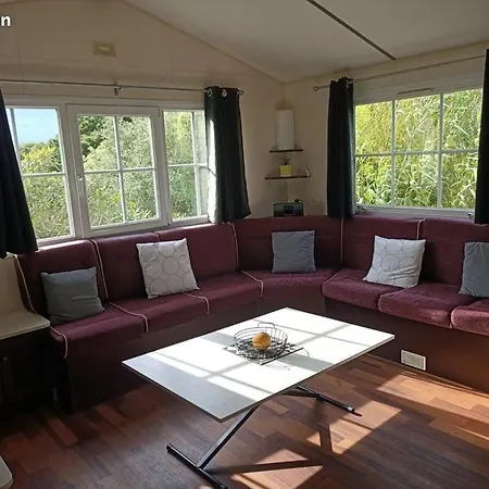 Mobilhome Dans Site De Gorge Vent A *